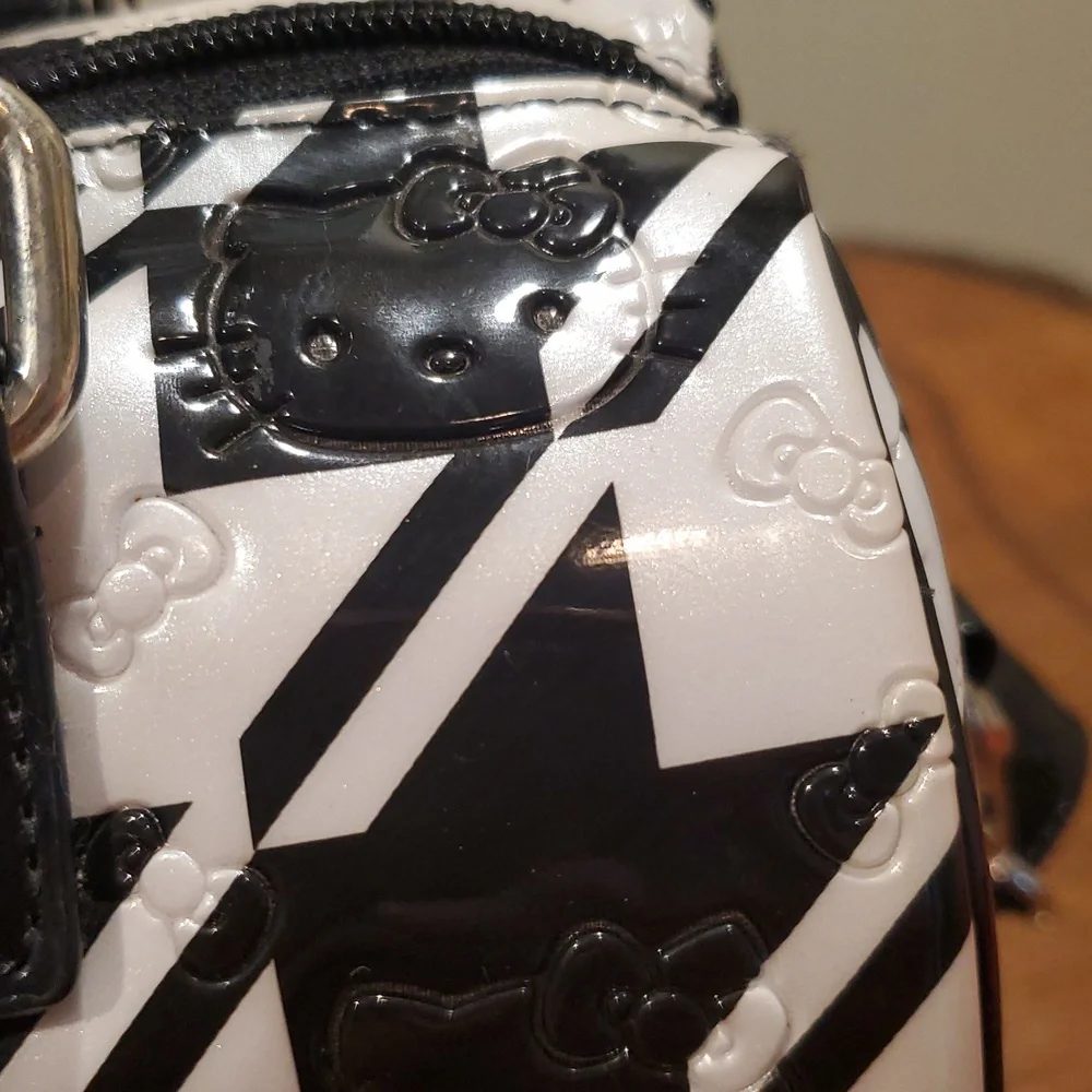 Loungefly Hello Kitty Houndstooth Satchel